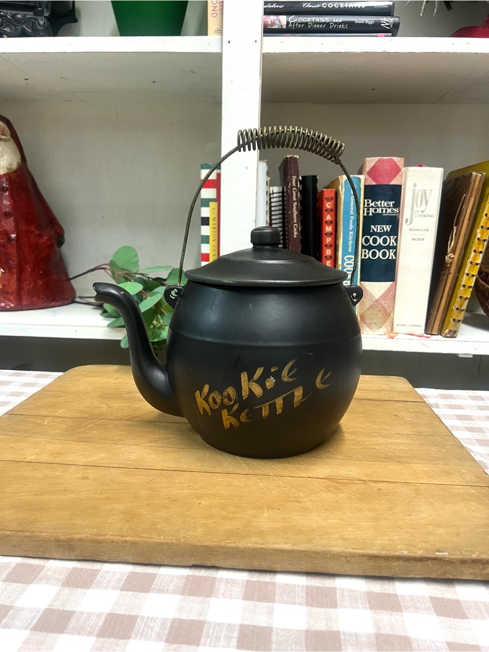 Vintage McCoy kookie kettle grandma core farmhouse